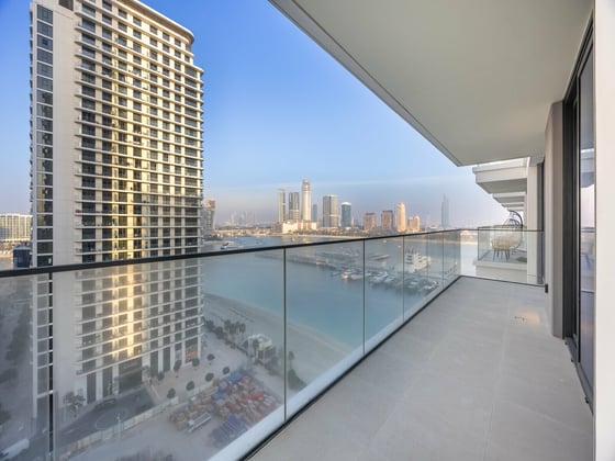 Marina-Sea Views | Private Beach | Prime Location, picture 1