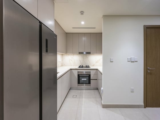 Marina-Sea Views | Private Beach | Prime Location, picture 10