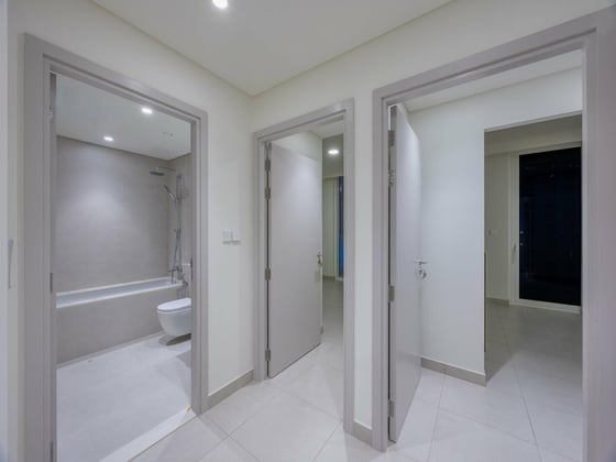 Marina-Sea Views | Private Beach | Prime Location, picture 17