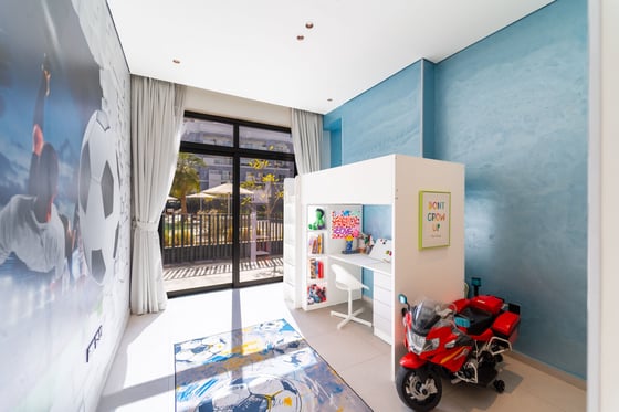 Pool View | Bright Unit | Fully Furnished, picture 8