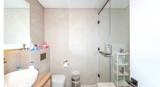 Renovated apartment in Downtown with Burj Khalifa view, picture 11