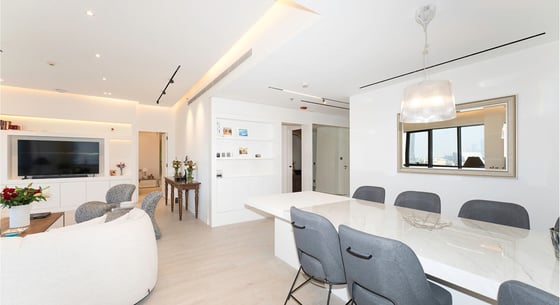 Renovated apartment in Downtown with Burj Khalifa view, picture 6