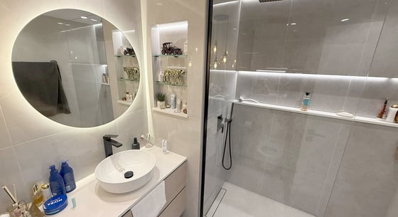 Upgraded apartment in Palm Jumeirah with sea view, picture 8