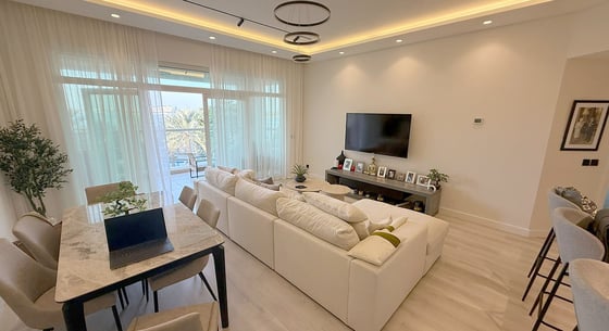 Upgraded apartment in Palm Jumeirah with sea view, picture 2