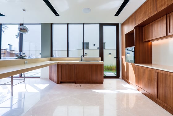 Refined Beachfront Sanctuary on Palm Jumeirah, picture 12