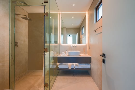 Refined Beachfront Sanctuary on Palm Jumeirah, picture 16