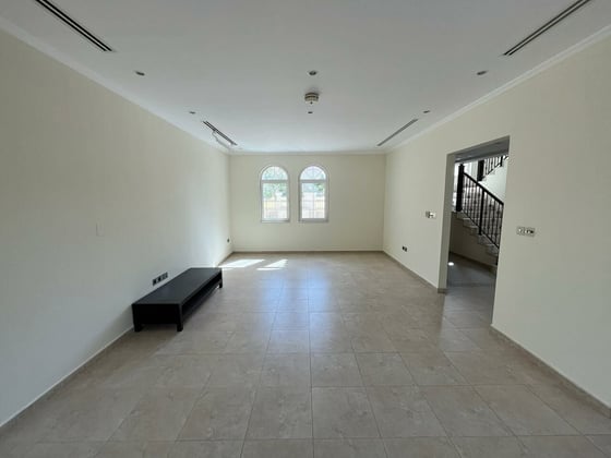 Internal | Landscaped | Away From Cables | Vacant, picture 2