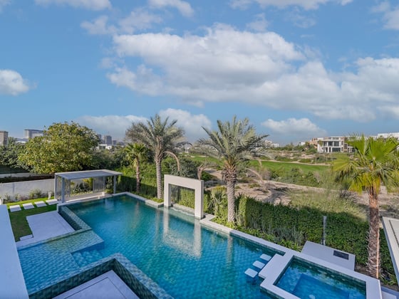 Turnkey 5BR Golf View Villa | Large Corner Plot, picture 1