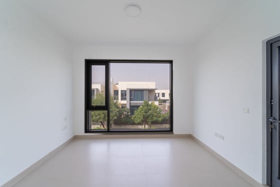 Vacant Now | Corner Unit | Greenbelt Backing, picture 12