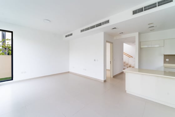 Vacant Now | Corner Unit | Greenbelt Backing, picture 6