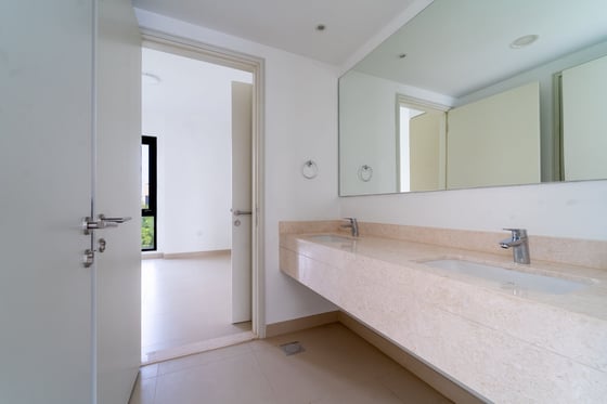 Vacant Now | Corner Unit | Greenbelt Backing, picture 15
