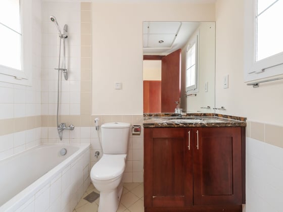 Single Row | Corner | Renovation Opportunity, picture 7