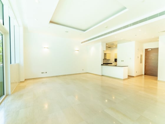 Unfurnished | Private Garden | Negotiable, picture 8