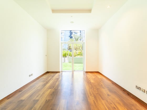 Unfurnished | Private Garden | Negotiable, picture 5