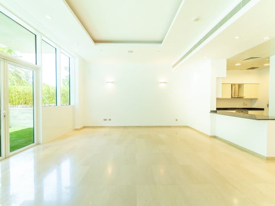 Unfurnished | Private Garden | Negotiable, picture 9