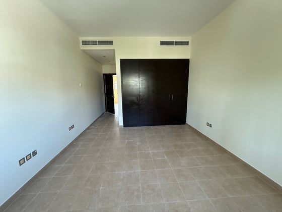 Vacant Now | Next to Park | Flip Project, picture 9