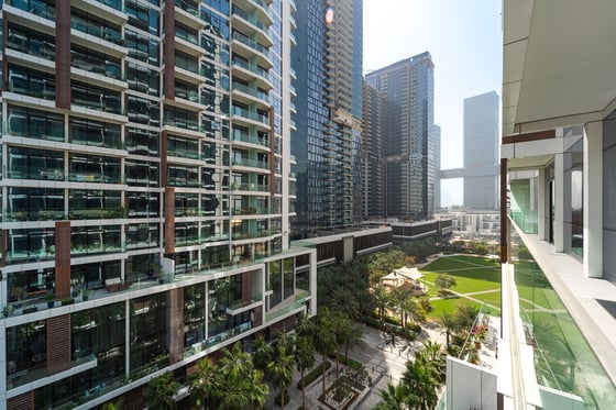 Prime Unit | Two Car Spaces | Iconic View, picture 17