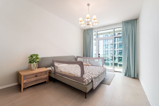 Prime Unit | Two Car Spaces | Iconic View, picture 10