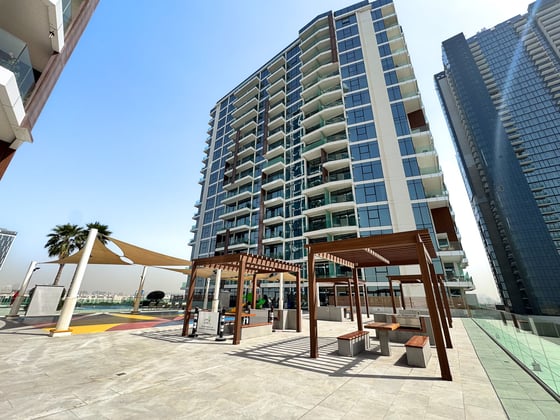 Prime Unit | Two Car Spaces | Iconic View, picture 25