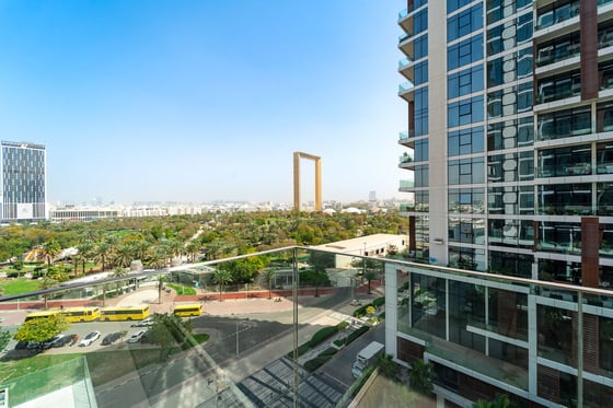 Prime Unit | Two Car Spaces | Iconic View, picture 26