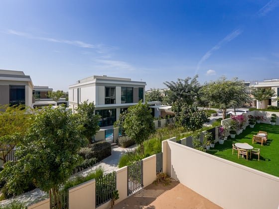 Stunning Villa | Spacious Interiors | Premium Location, picture 1