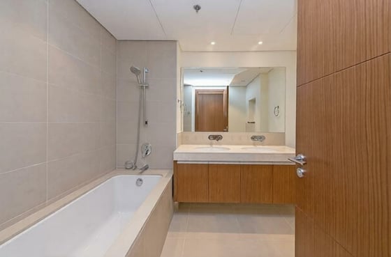 Motivated Seller | Water view | Unfurnished, picture 8