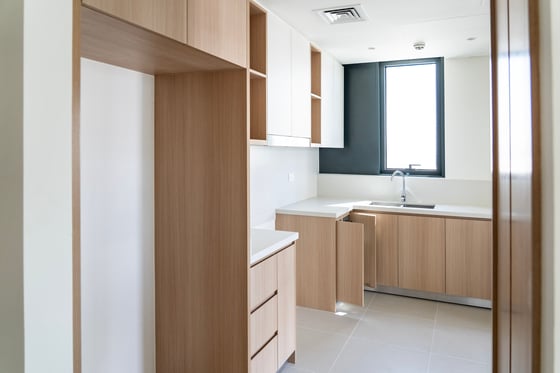 Canal View | Brand New | Spacious Layout, picture 6