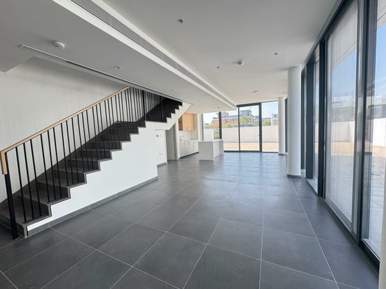 Brand New | Internal Unit | Close to Pool, picture 2