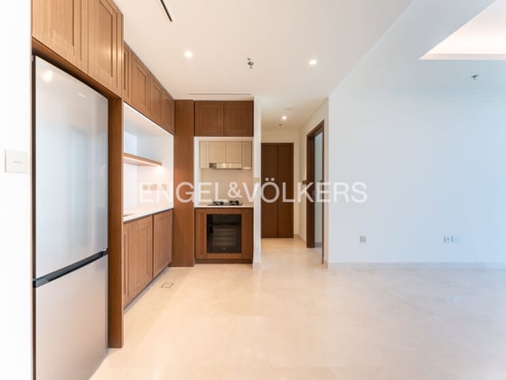 Skyline & Palm Views | High Floor | Beach Access, picture 4