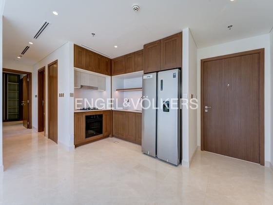 Marina Skyline View | High Floor | Beachfront, picture 4