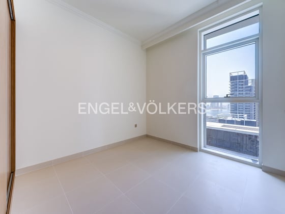Marina Skyline View | High Floor | Beachfront, picture 10