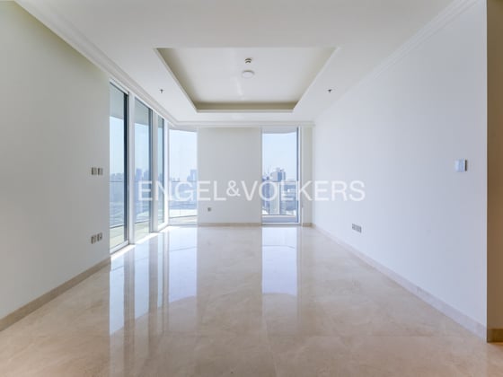 Marina Skyline View | High Floor | Beachfront, picture 1