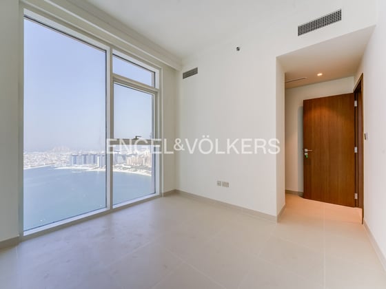 Marina Skyline View | High Floor | Beachfront, picture 13