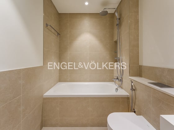 Marina Skyline View | High Floor | Beachfront, picture 9