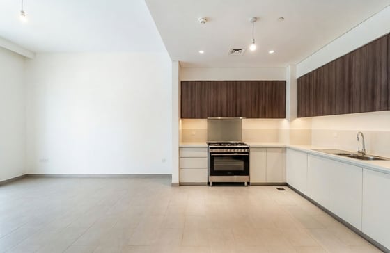 High Floor | Pool & Boulevard View | High ROI, picture 2