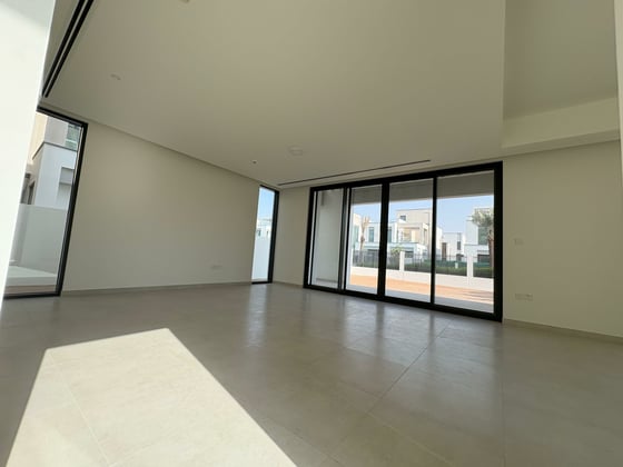 Corner Unit | Great Location | Book Now., picture 12
