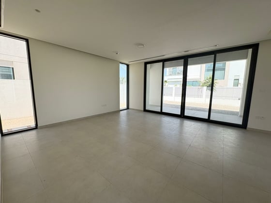 Corner Unit | Great Location | Book Now., picture 24