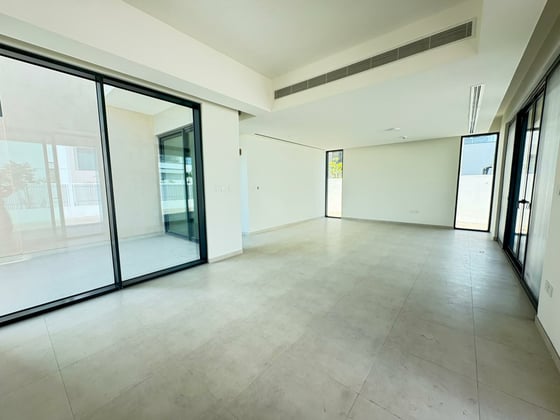 Corner Unit | Great Location | Book Now., picture 25