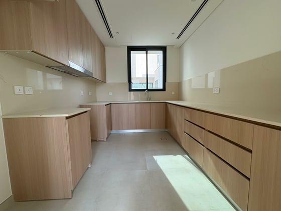 Corner Unit | Great Location | Book Now., picture 15