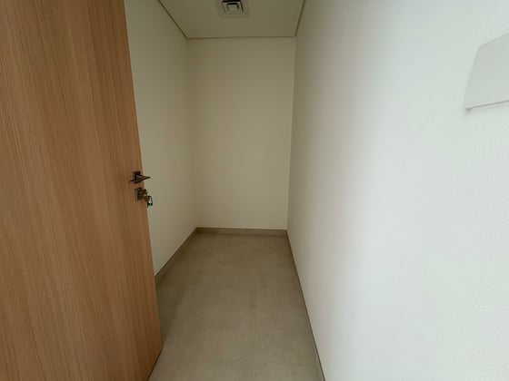 Corner Unit | Great Location | Book Now., picture 18