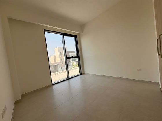 Corner Unit | Great Location | Book Now., picture 8