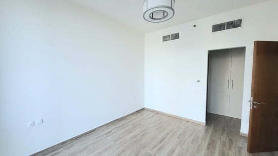 With Maid's Room | Best Layout | Vacant in April, picture 14