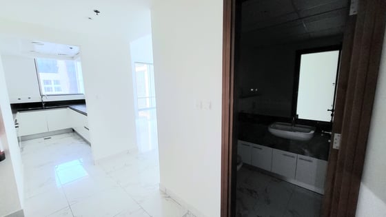 With Maid's Room | Best Layout | Vacant in April, picture 7