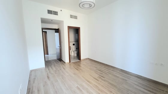 With Maid's Room | Best Layout | Vacant in April, picture 17