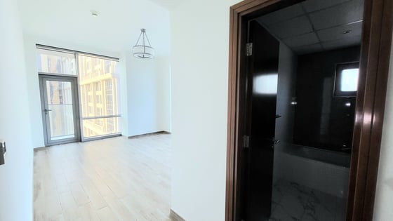 With Maid's Room | Best Layout | Vacant in April, picture 16