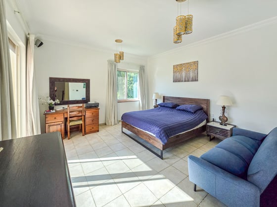 Corner Villa | Large Plot | Sunset view., picture 5