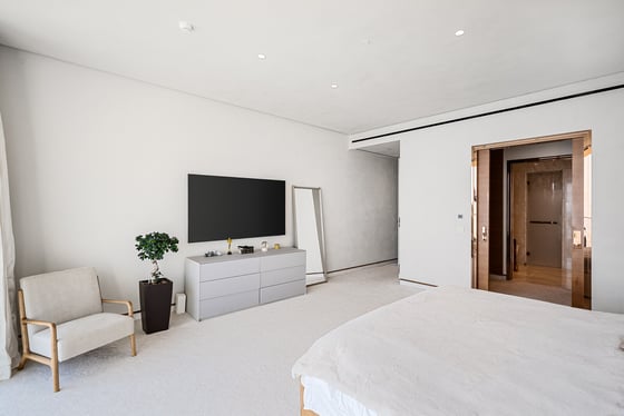 A REFINED MINIMALIST SANCTUARY WITH SERENE VIEWS, picture 11