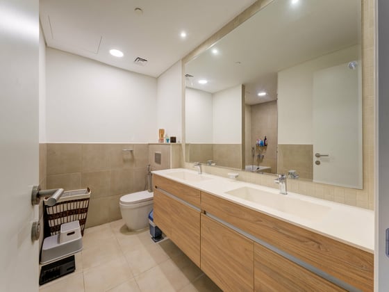 Vacant on Transfer |  High Floor | Great Condition, picture 9
