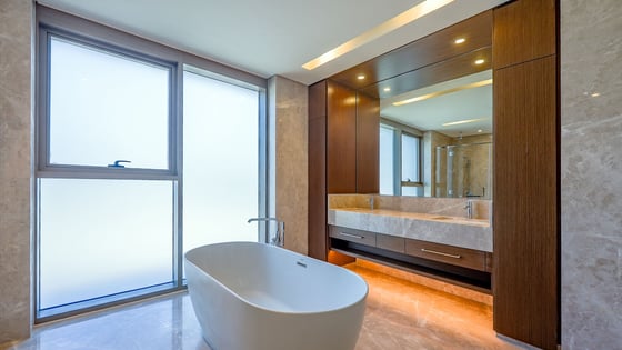 Spacious 5BR Villa | Landscaped Garden &amp; Private Pool, picture 22