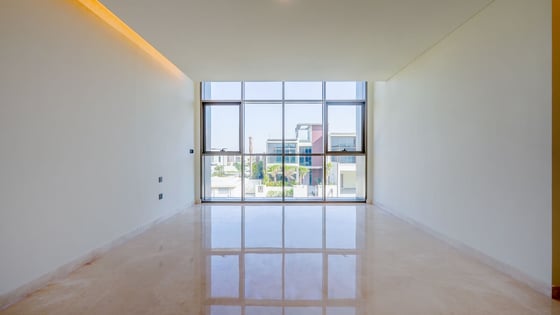 Spacious 5BR Villa | Landscaped Garden &amp; Private Pool, picture 18
